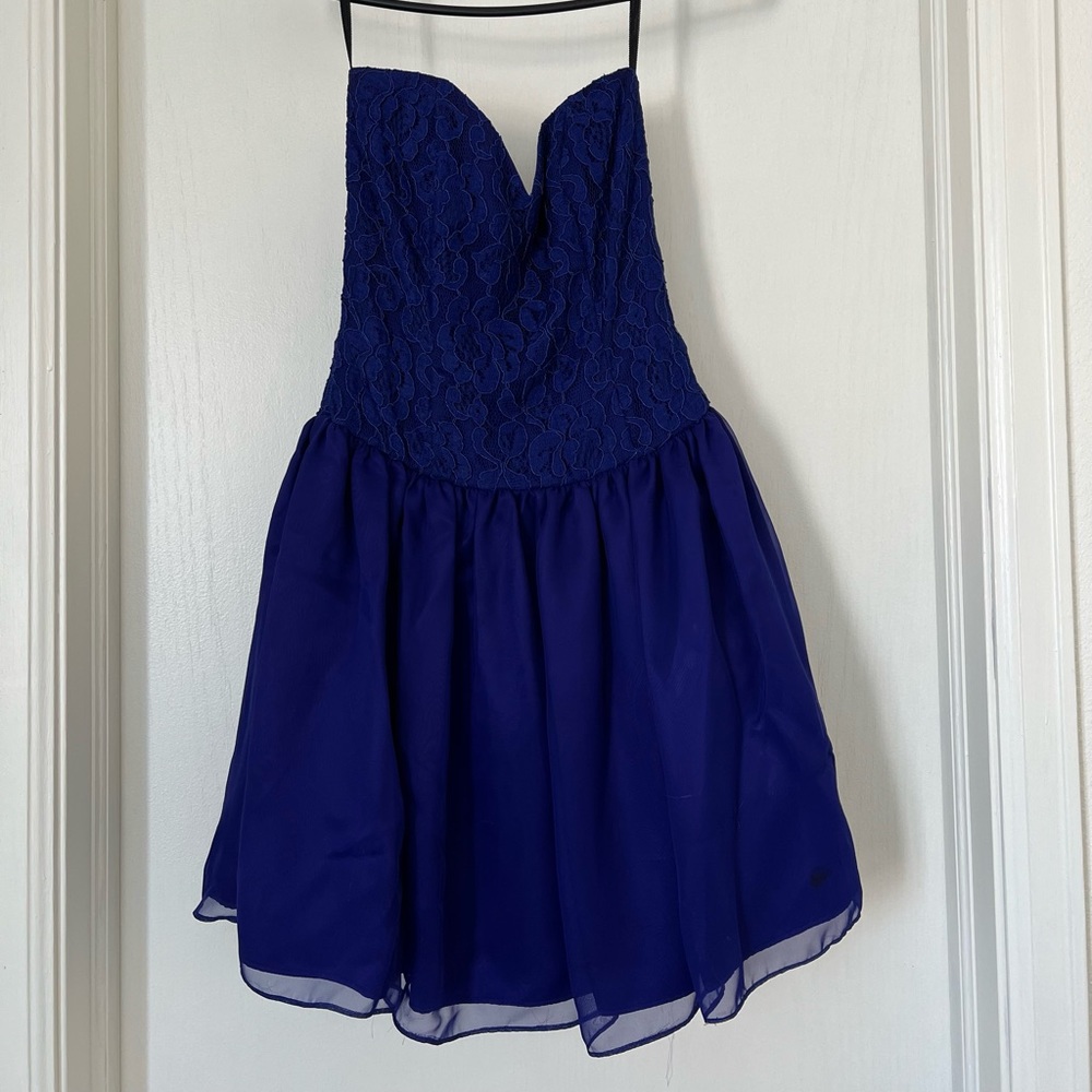 VINTAGE DRESS